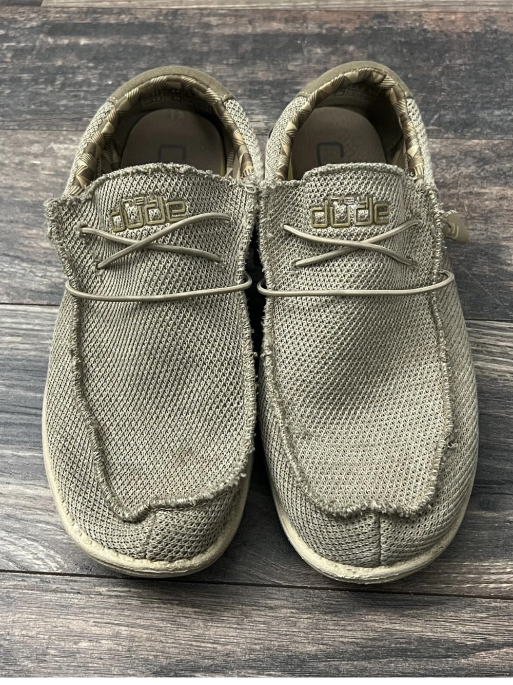 Hey Dude Wally Sox Men’s Size 11 Beige Slip On Shoes - Picture 3 of 11